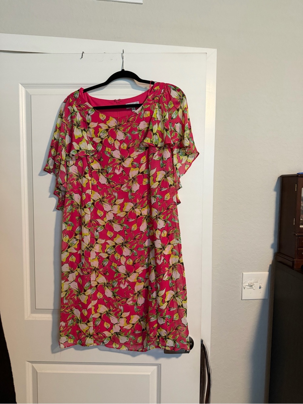 Signature by Robbie Bee Pink Floral Flutter-Sleeve Midi Dress